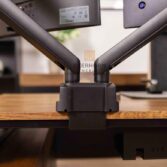 Dualer Monitorhalter für Arbeit und Spiele