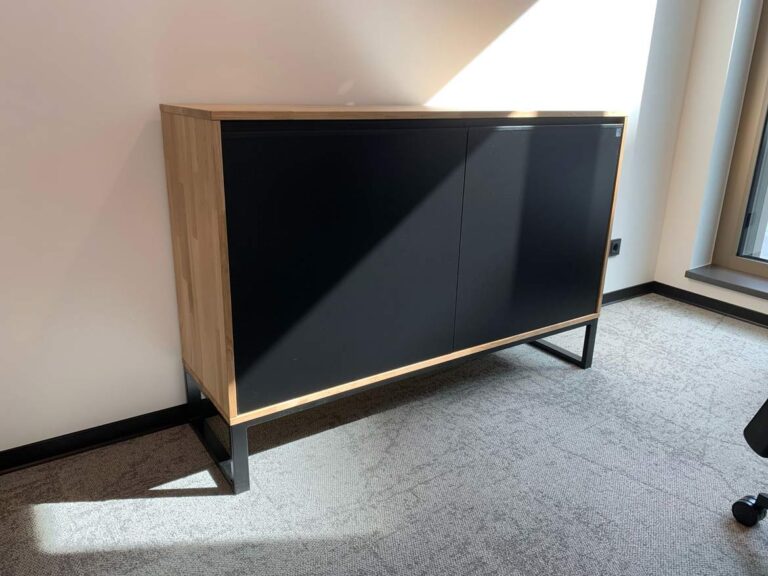 Moderne Kommode aus Holz und Metall – Haltbarkeit, Klasse und Spitzenqualität!