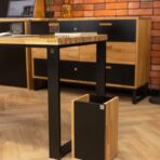 Schreibtisch aus Naturholz