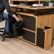 Elegant verarbeiteter Schreibtisch mit Details