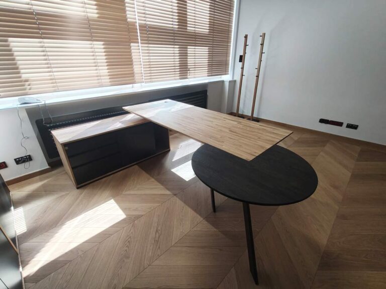 A Tale of One Desk – Realisierung für die Technische Universität von Łódź