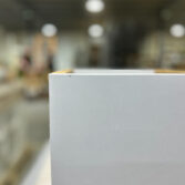 biały kosz do firmy