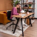 biurko do nauki w stylowym wnętrzu