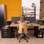 Multitasking-Schreibtisch