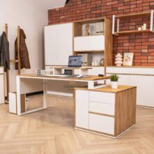 Ergonomischer Schreibtisch mit Verlängerung