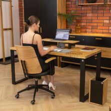 Home-Office-Schreibtisch