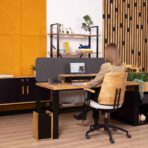 PET Schreibtisch für ein modernes Büro