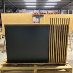 Holztheke für den Empfangstresen