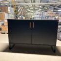 Minimalistische Kommode mit elegantem Finish