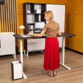 Schreibtisch mit automatischer Höhenverstellung