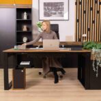 funktionaler Bürotisch