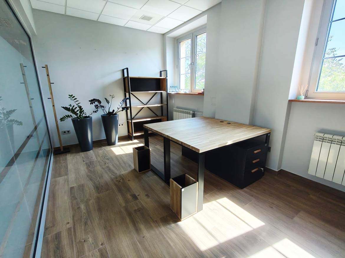 robuste Möbel für ein kleines Büro