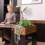 Schlichter Schreibtisch mit elegantem Touch