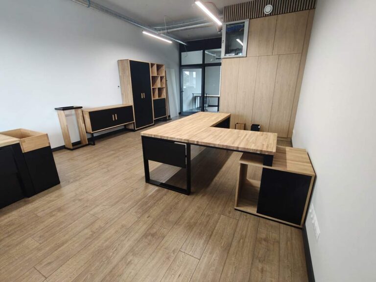 neue Büromöbel