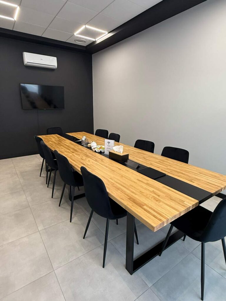 Konferenztisch bei Skierski