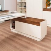 Schreibtisch im minimalistischen Stil