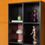 designerski regał ekspozycyjny