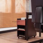 Design-Sockel in einem Ziegelstein-Farbton