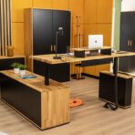 luxuriöser verstellbarer Schreibtisch für das Arbeitszimmer