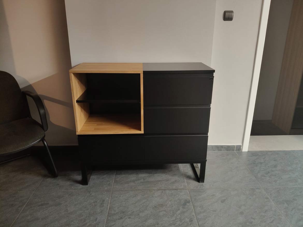 Moderne Kommode für das Büro