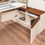 praktisches Podest für die Büroarbeit