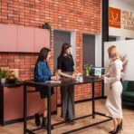 stół do strefy spotkań i przerw