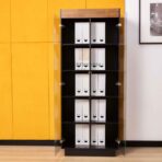 Schrank mit Flügeltüren