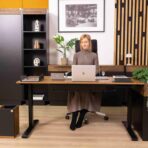 Möbelset mit verstellbarem Schreibtisch und Korb