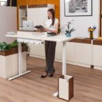 Schreibtisch für moderne Büroeinrichtung