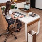 Schreibtisch für den multifunktionalen Einsatz