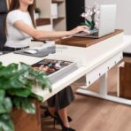 elektrischer Schreibtisch