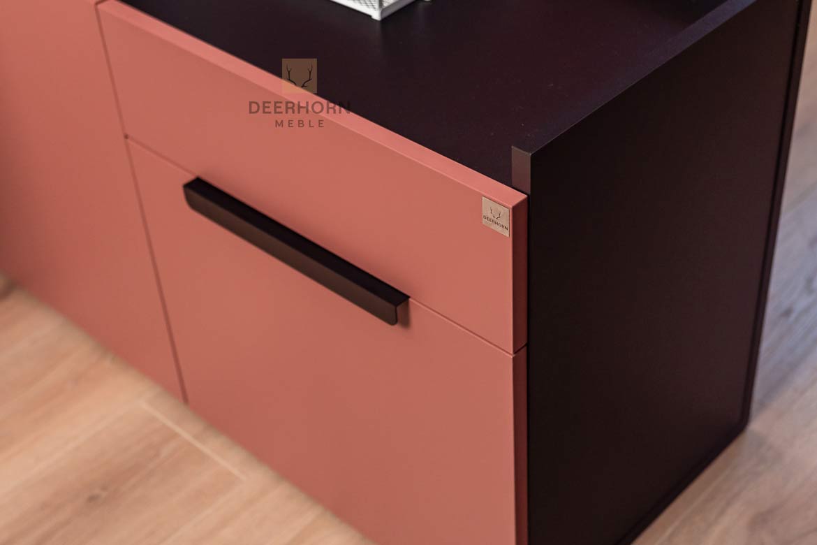 biurko z dużym blatem biurko z dużym blatem