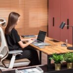 Eckschreibtisch für das Firmenbüro