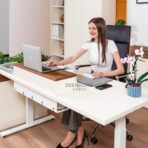 Ergonomischer Computertisch