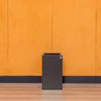 kosz na śmieci pod biurko