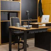 Moderner Computertisch schwarz aus Holz