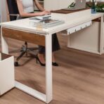 Stabiler Schreibtisch für Büroarbeiten