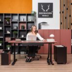 zesatw mebli z półkami i szafkami