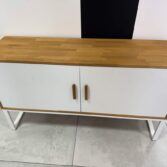 weiße Kommode für das Büro