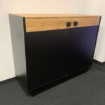 zweitürige Kommode für die Firma
