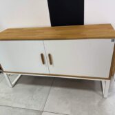 Kommode mit Einlegeböden