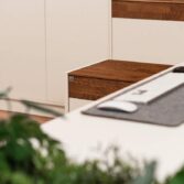 Laptopständer für sitzende Arbeit