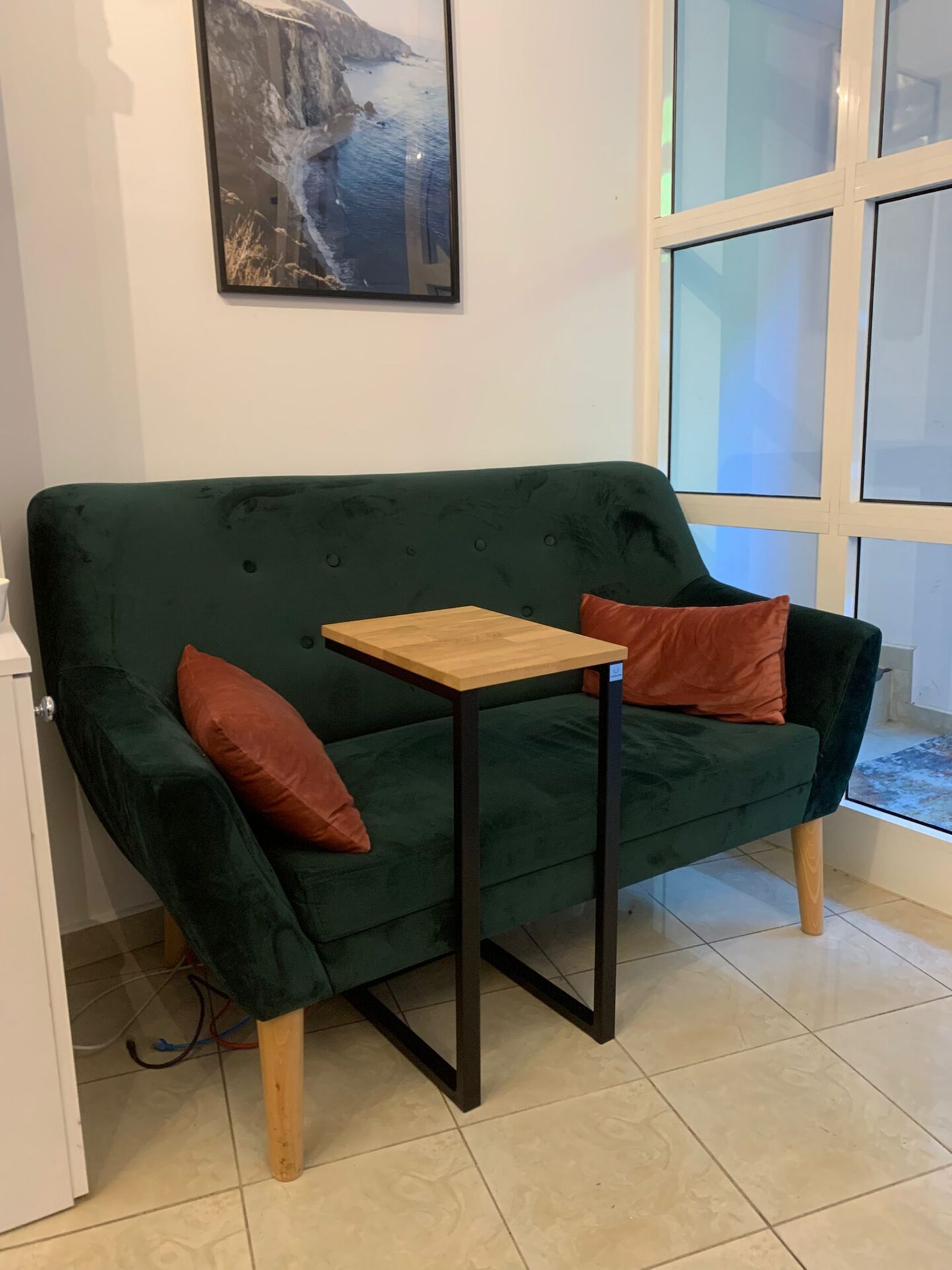 Stolik pomocniczy dla dewelopera z Warszawy