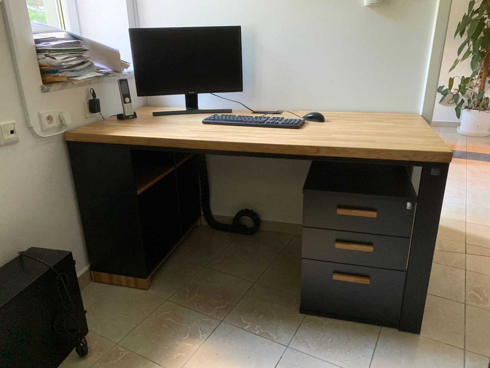 Zarządca nieruchomościami z Warszawy zamawia meble od Deerhorn