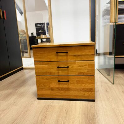 Holzsockel mit Schubladen