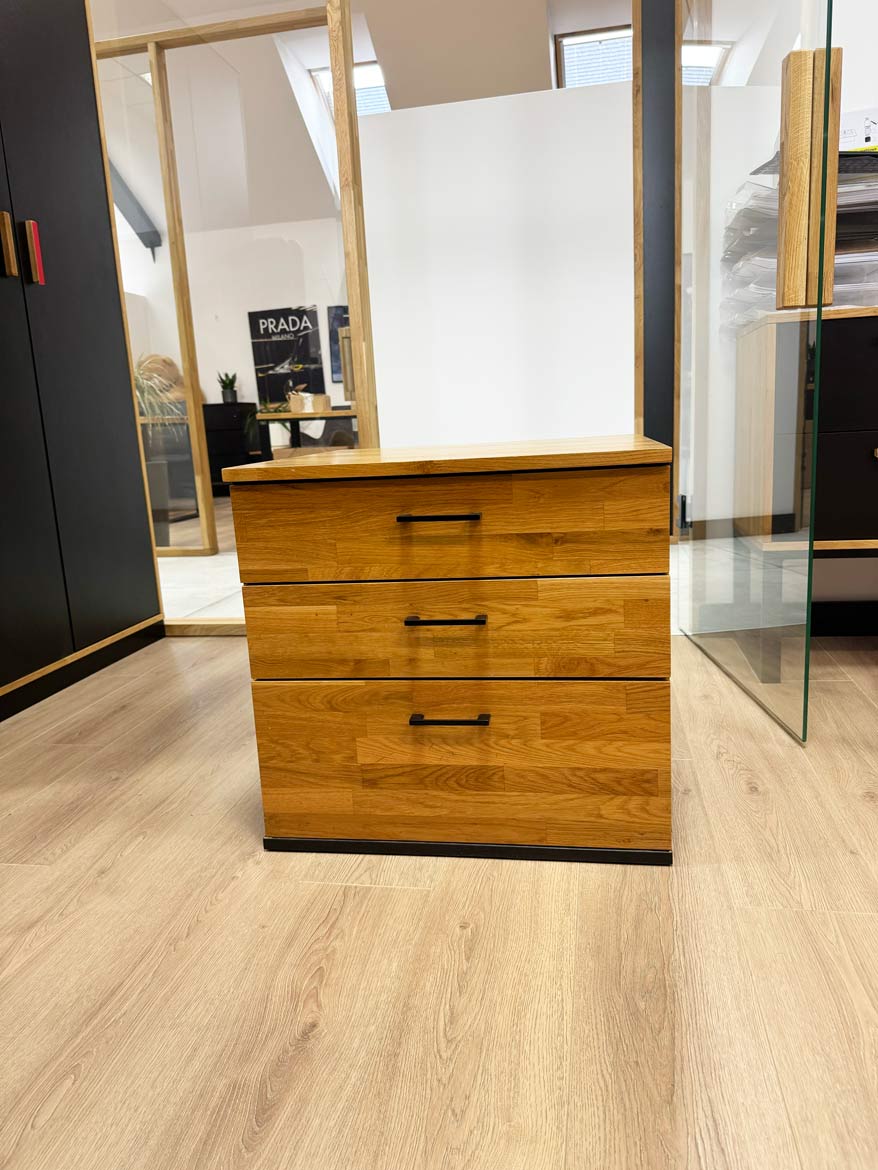Holzsockel mit Schubladen