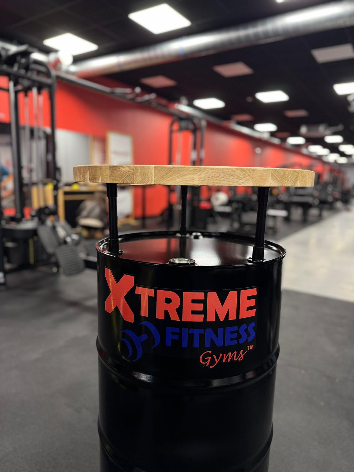 Fass als runder Tisch