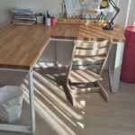 Weißer Eckschreibtisch für ein Büro in Tomaszów Mazowiecki