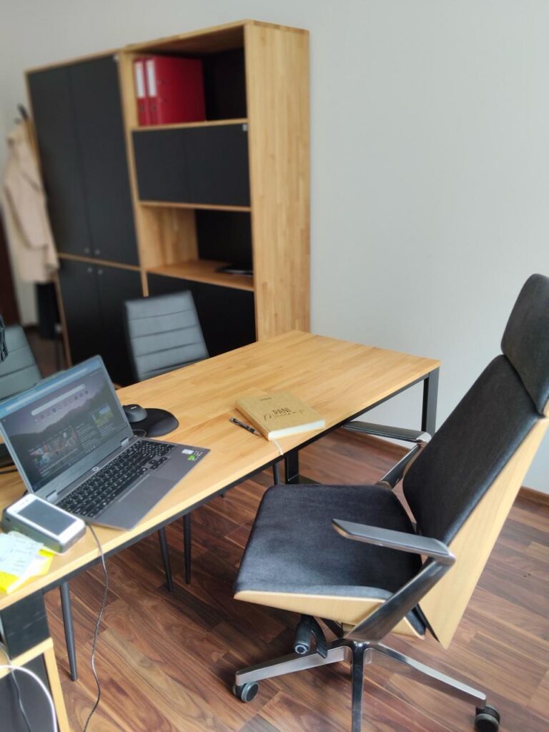 Hochwertige Möbel für Anwaltskanzleien von Sandomierz