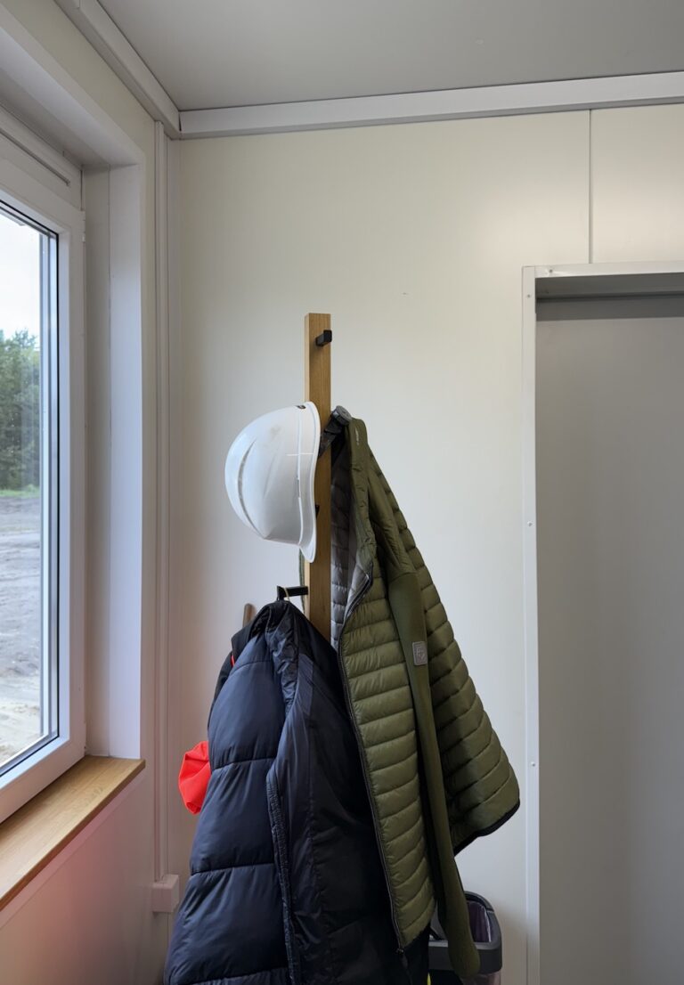 Robuste Garderobe für das Back Office des Unternehmens